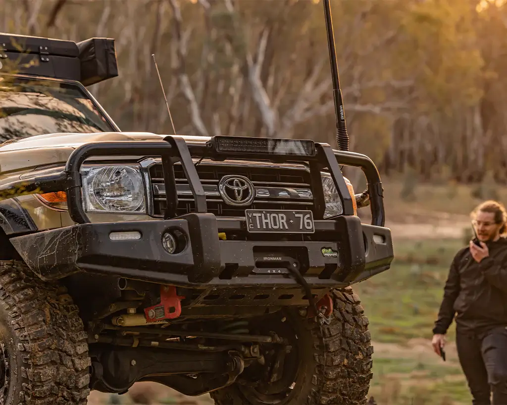 Toyota Land Cruiser 76 series 4x4 and recovery spotter